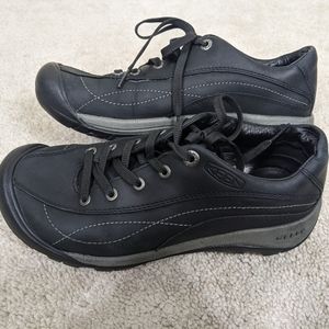 Keen Black Leather Hiking Shoes Size 7.5